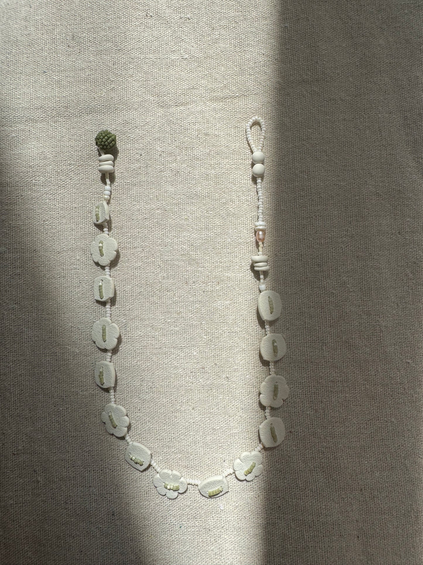 D.White sea flower , flowers